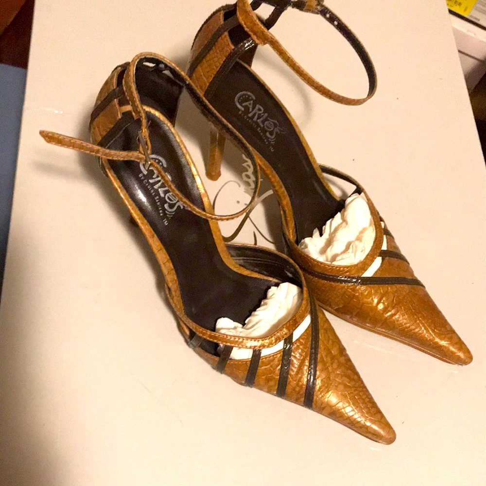 Beautiful Carlos Santana 4” Hills with Ankle Strap Size 7M